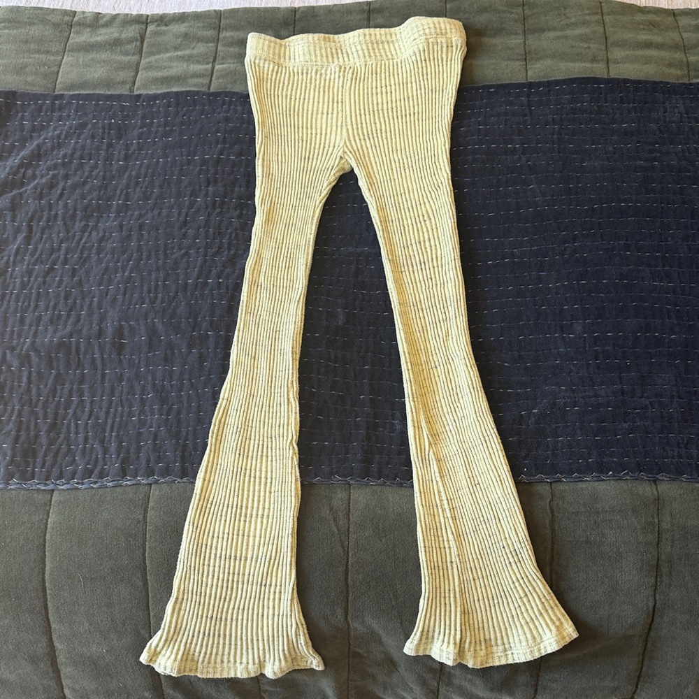 MONROW Cosmo Ribbed Flare Leg Lounge Pant